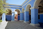 Arequipa, Convent of Santa Catalina de Sena Claustro del Calvario (Cloister of the oranges) 